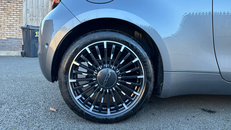 Fiat 500 87kW La Prima 42kWh 3dr Auto Electric Hatchback